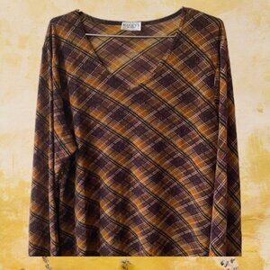 Ninety Woman V-Neck Metallic Top